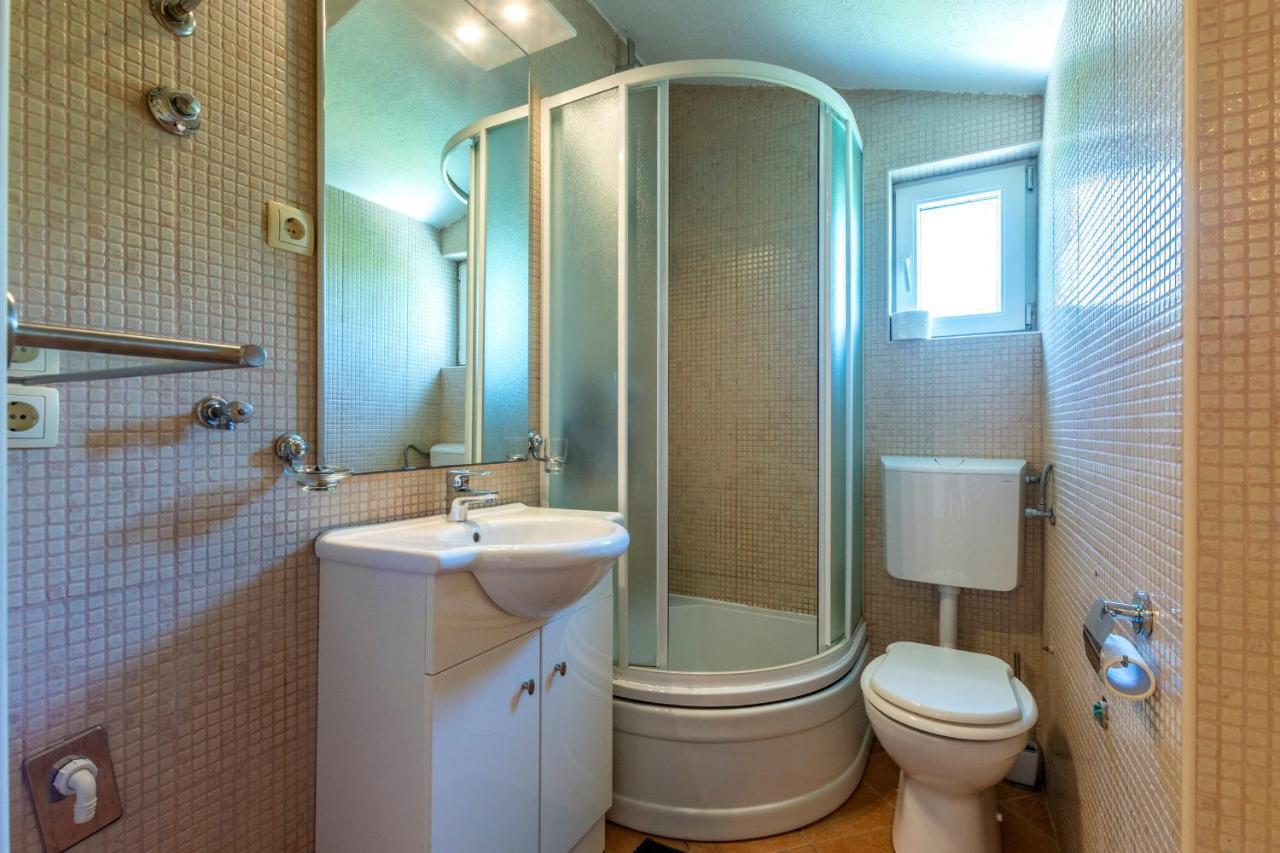 Janus Apartments Jelsa  Bagian luar foto