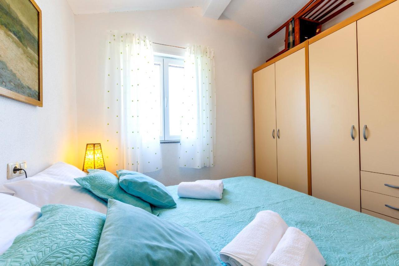Janus Apartments Jelsa  Bagian luar foto