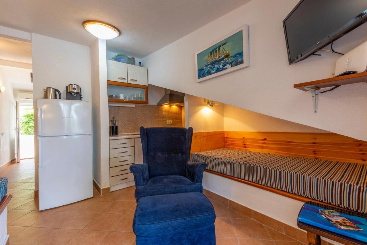Janus Apartments Jelsa  Bagian luar foto