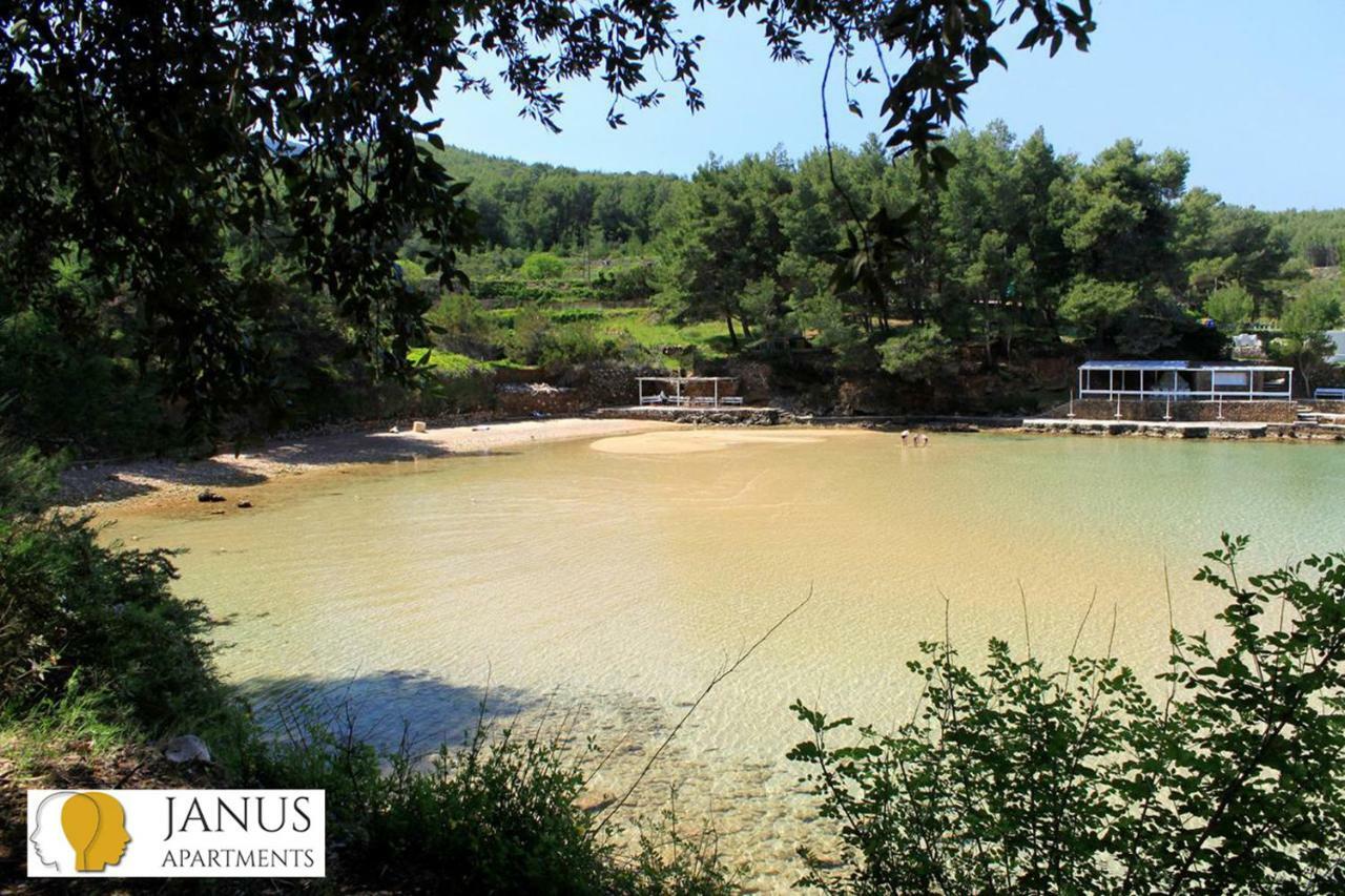 Janus Apartments Jelsa  Bagian luar foto