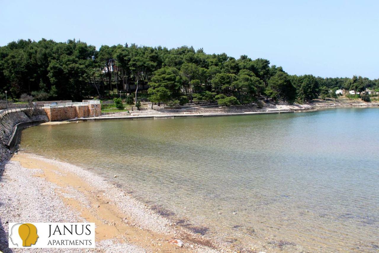 Janus Apartments Jelsa  Bagian luar foto